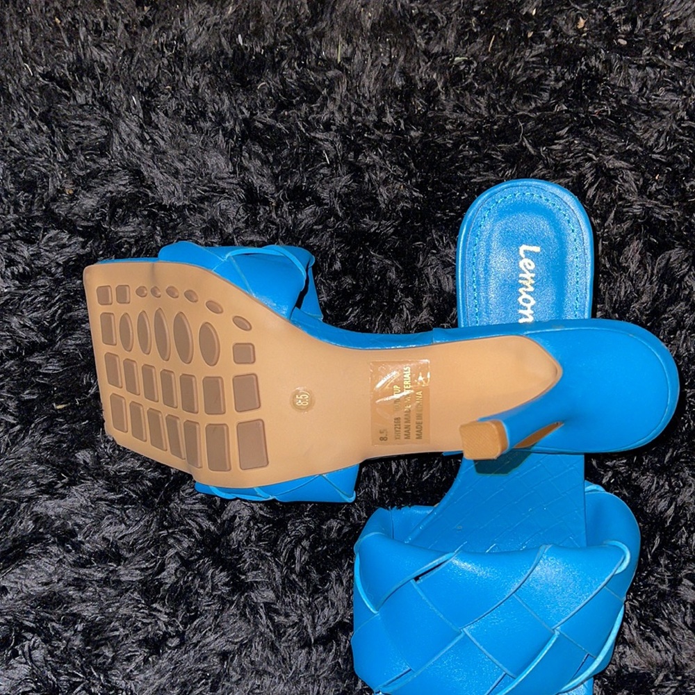 Slippers - Picture 5 of 6
